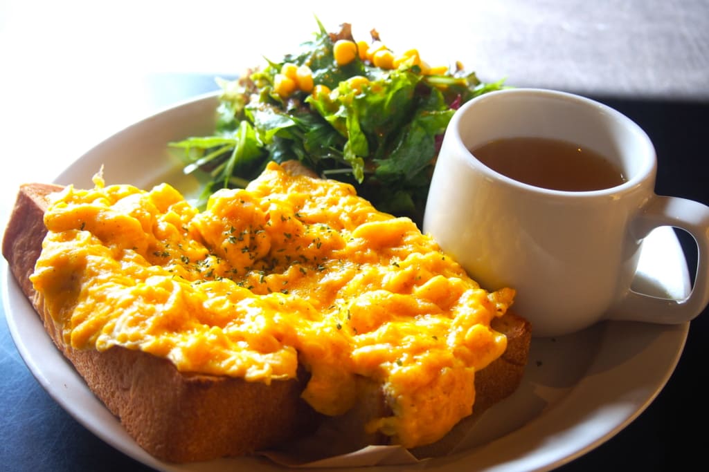 A delicious breakfast “Egg toast” at 8:00 A.M.