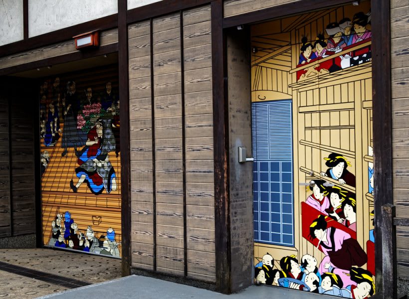 8 Edo Men Hidden on Shutter Painting