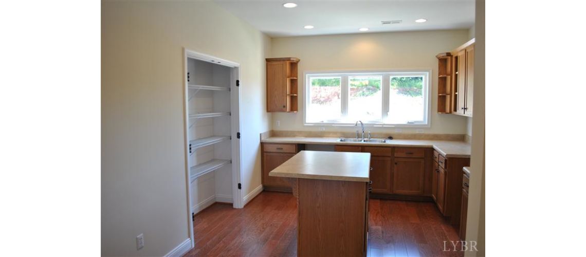 1086 Commonwealth Circle, Forest, VA