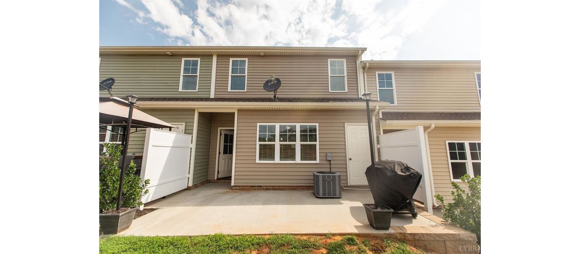 1205 Commonwealth Cir, Forest, VA