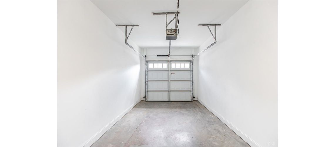 1205 Commonwealth Cir, Forest, VA