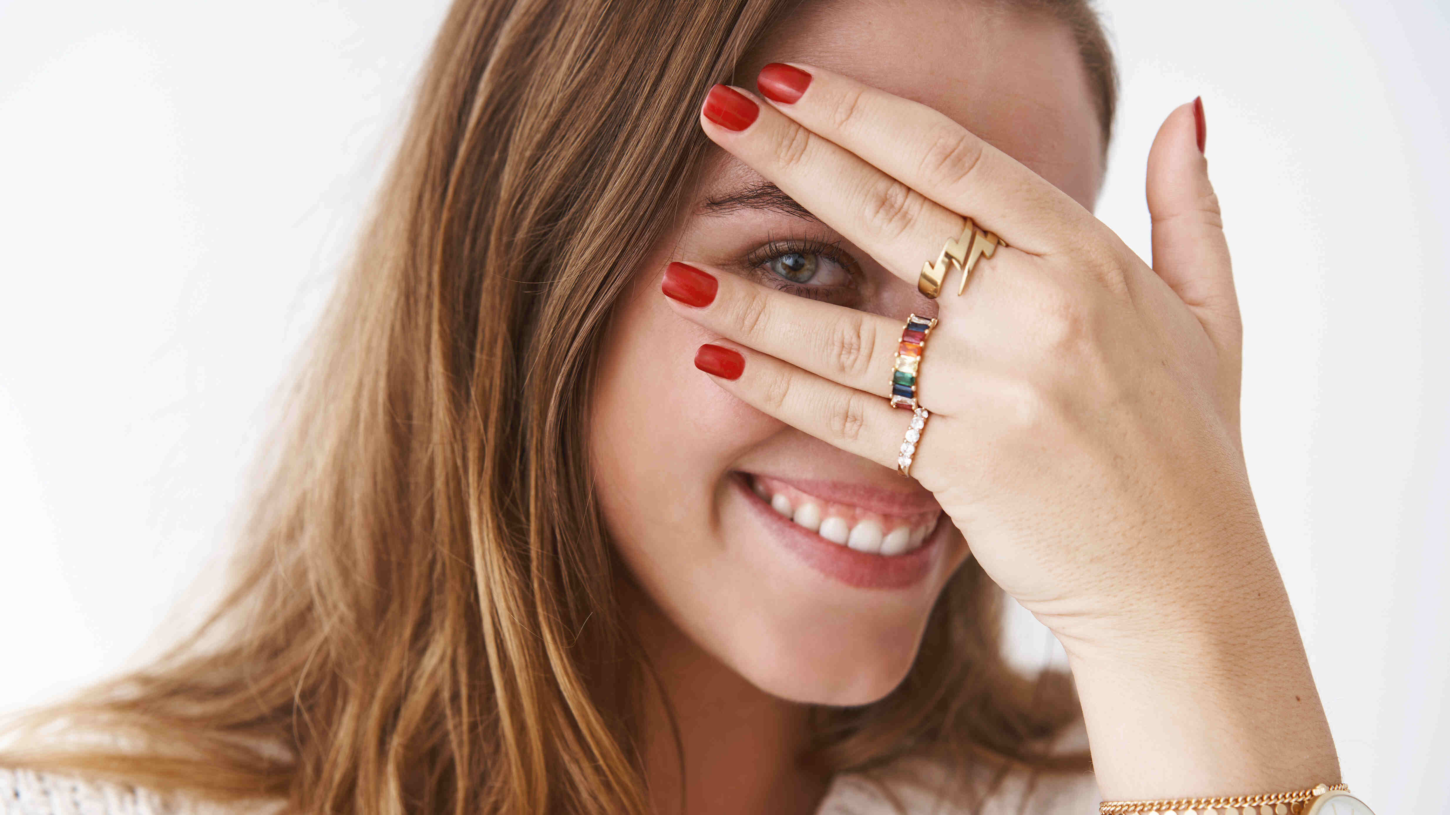 The Allure of 18K Italian Gold Rings: From Engagement to Fashion