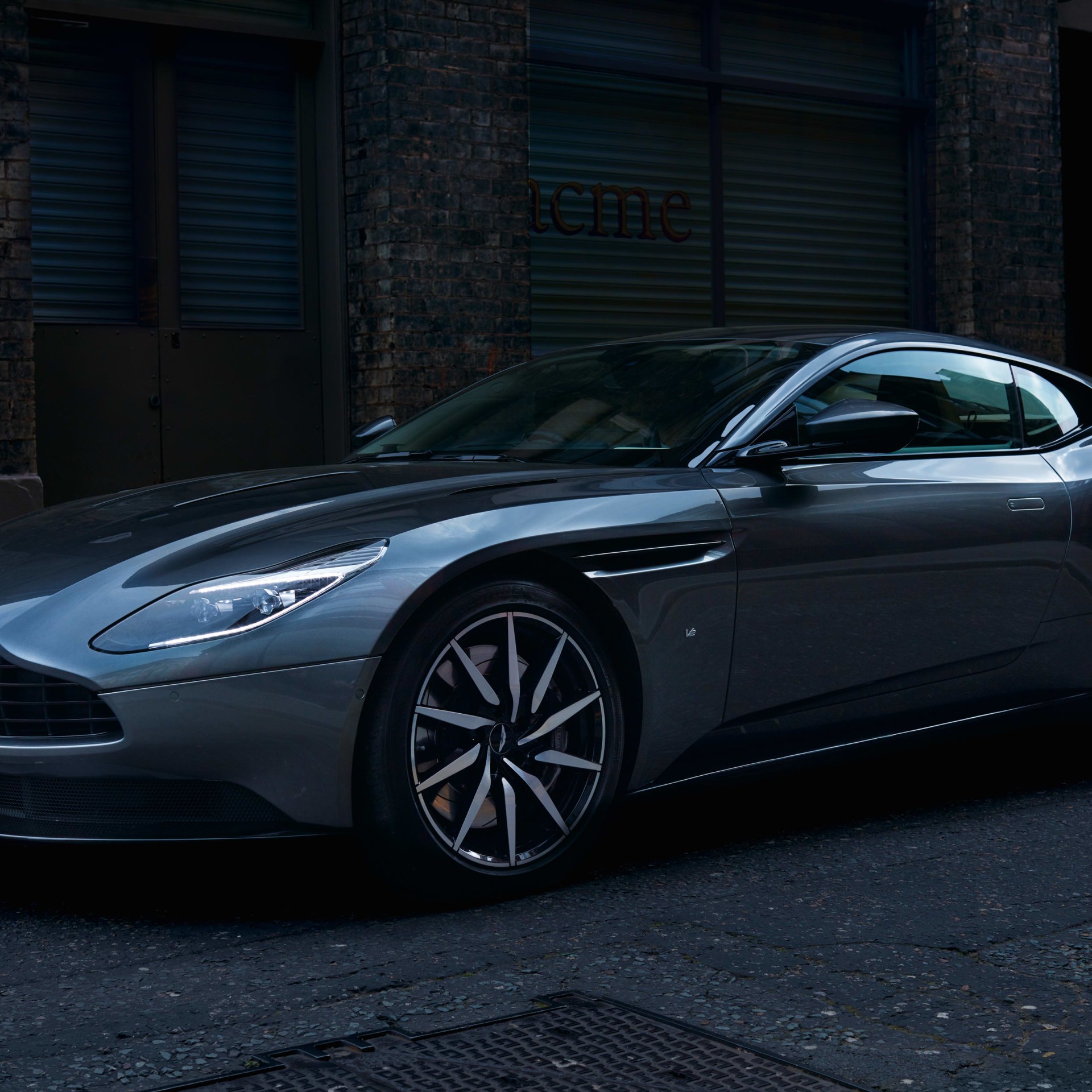 Aston Martin DB11 LDN