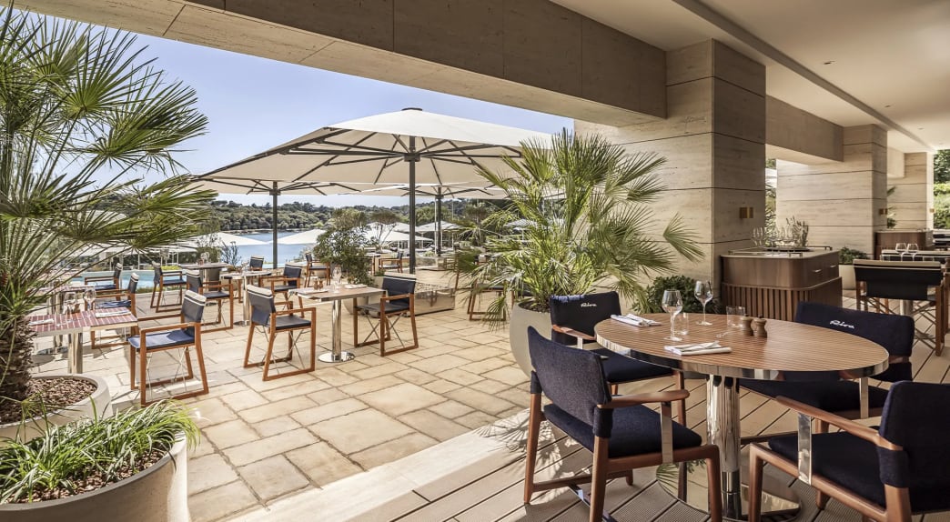 Riva Lounge