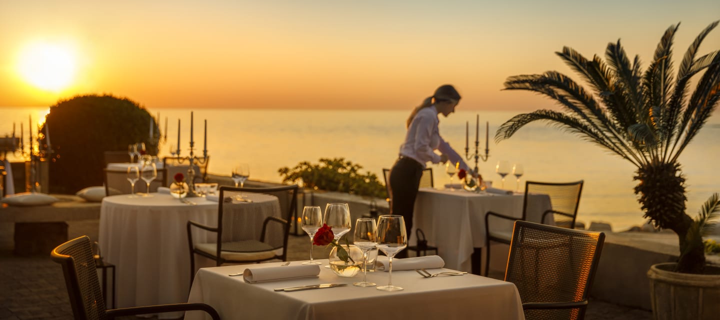 Restaurants & Bars