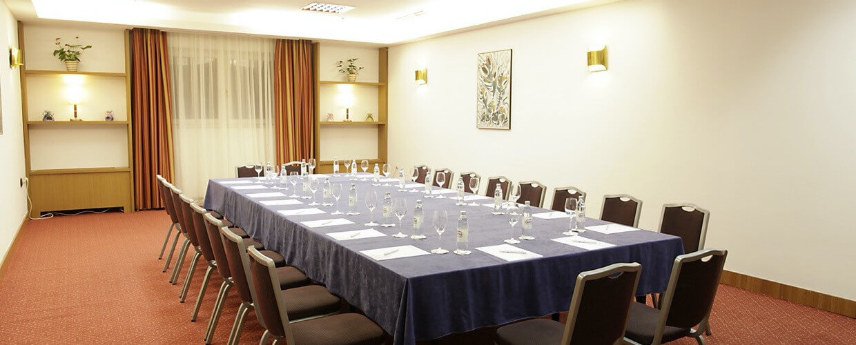 Salon Dialog