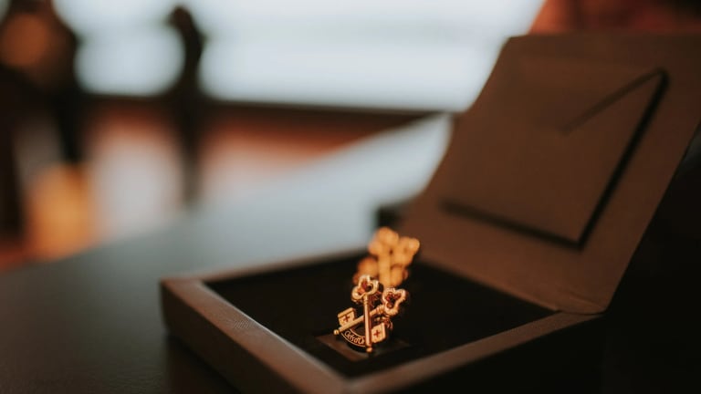 Head of the concierge of the Monte Mulini receives recognition and golden keys of the Les Clefs d'Or