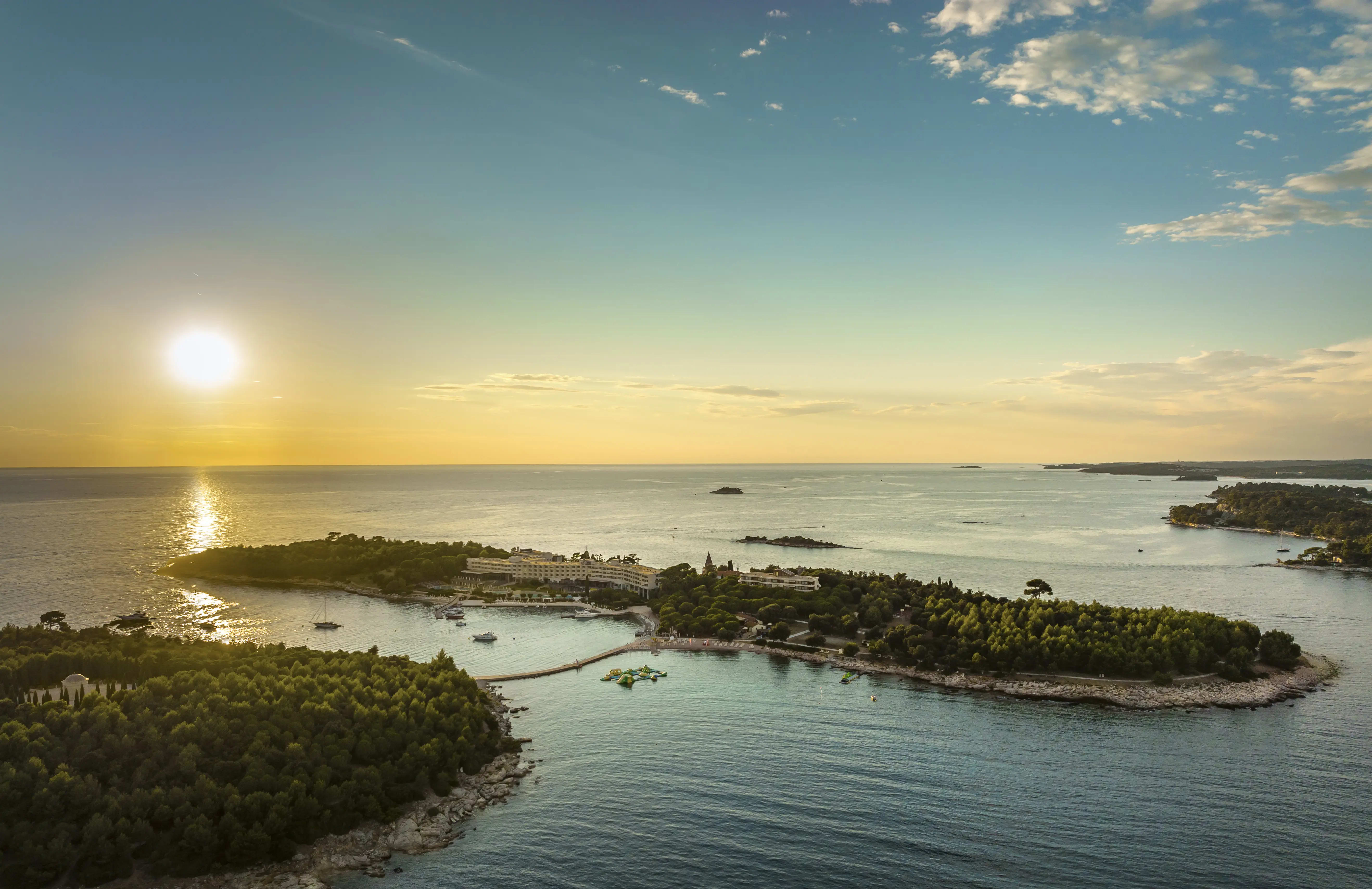 Maistra Select Brochure