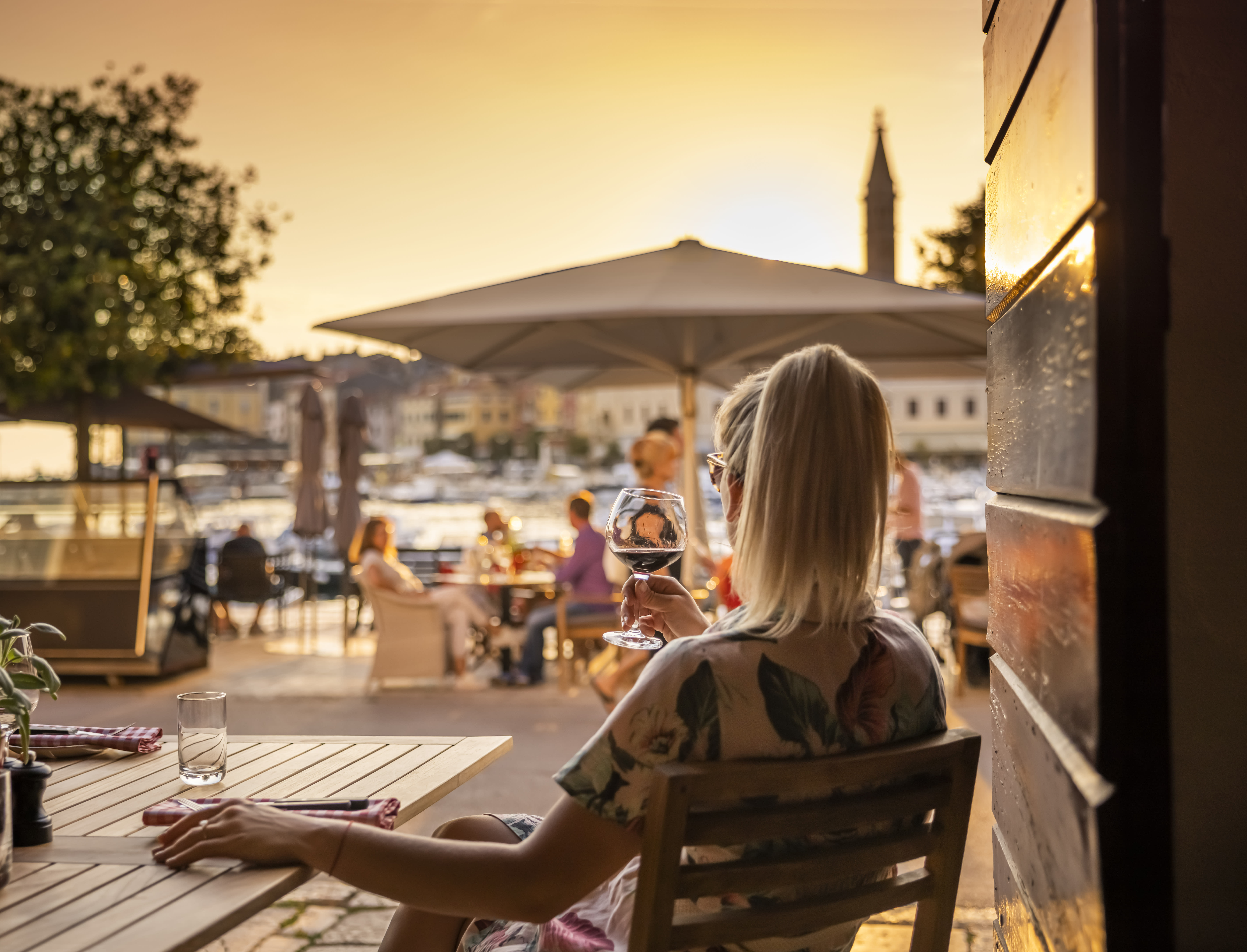 Dinner at the Kantinon Tavern for guests of Hotel Adriatic