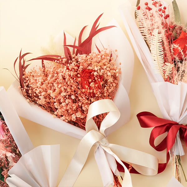 Flower Bouquet Trends: What's Hot in Floral Design This Year