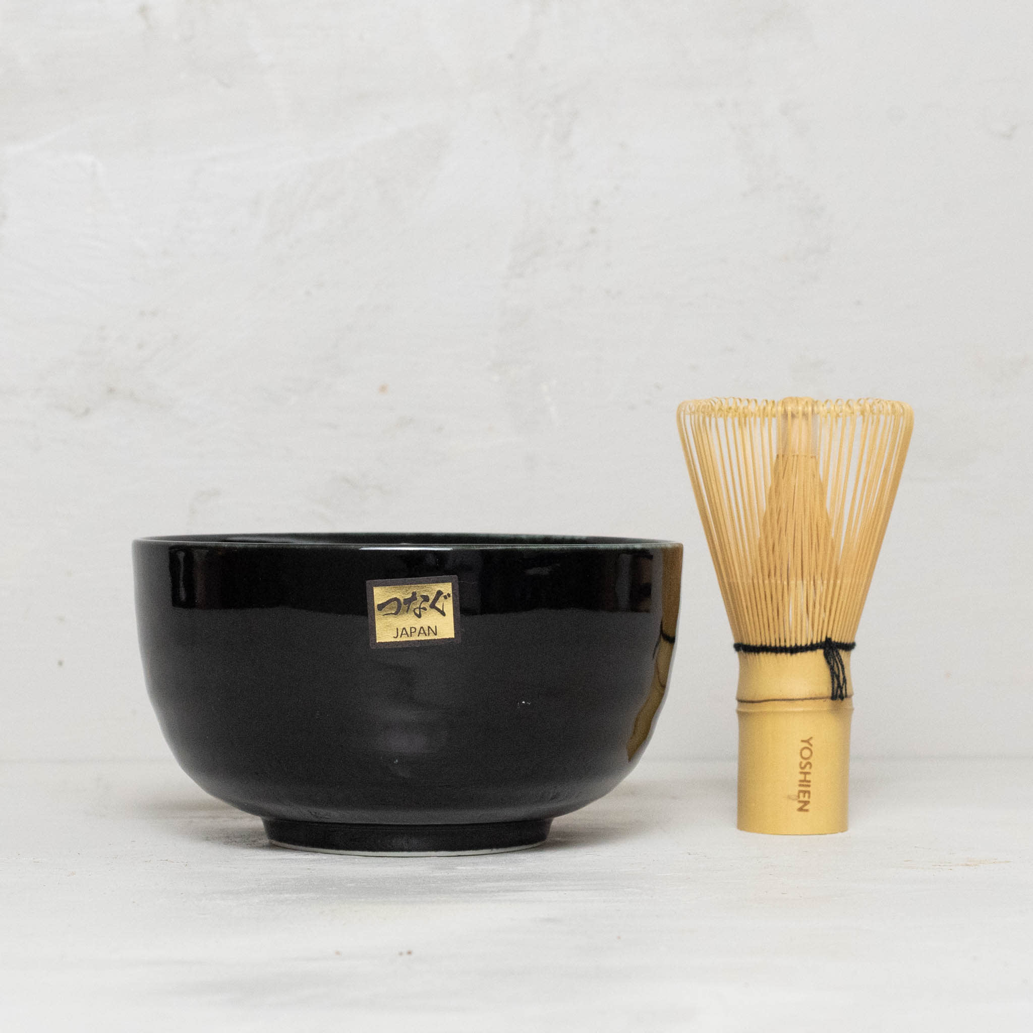 Matcha Schale und Matcha Besen