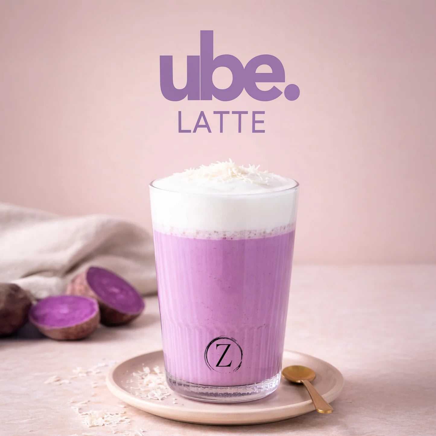 UBE Latte mit lila Yamswurzel und ausgewählten Superfoods