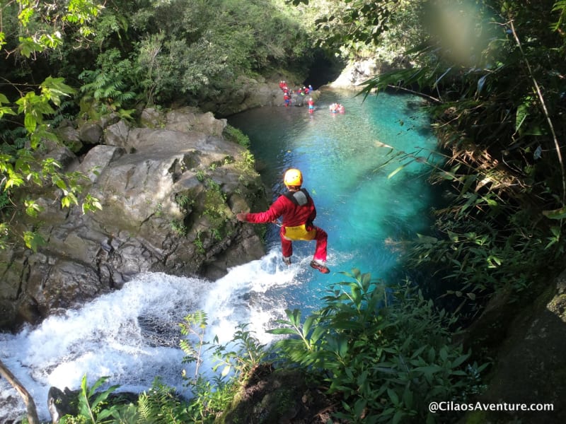 Canyoning dans la rivière Langevin à Saint-Joseph, La Réunion encadré par le prestataire, La Réunion