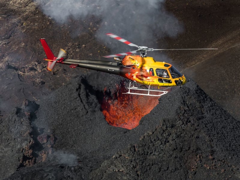 Vol en hélicoptère au-dessus du Piton de la Fournaise, La Réunion encadré par le prestataire, La Réunion