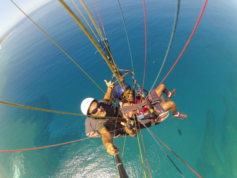 Vol en parapente tandem au-dessus du lagon et de la barrière de corail de Saint-Leu, La Réunion