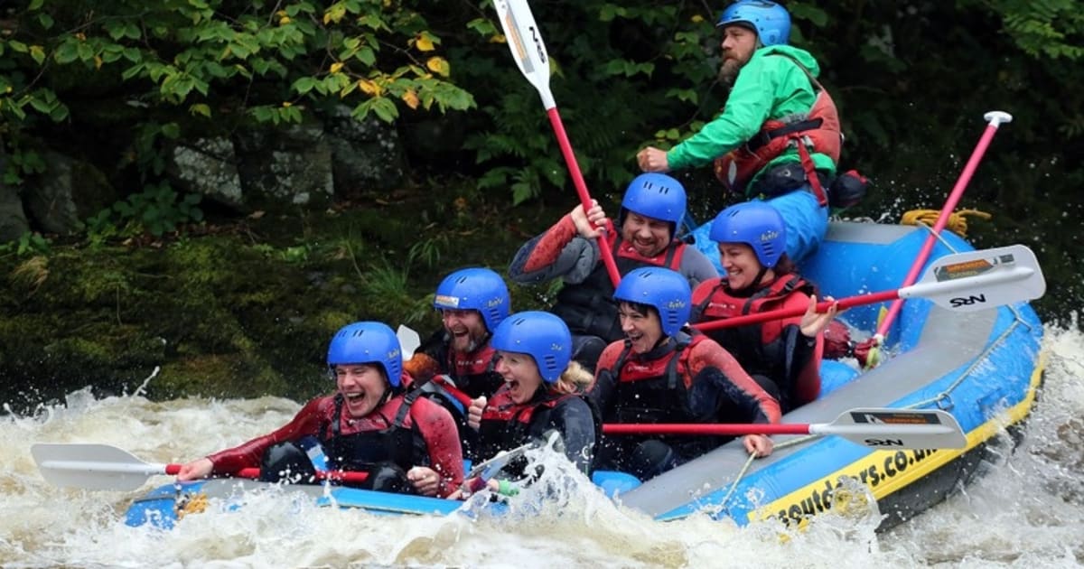 Rafting down the River Dee in Llangollen | Manawa