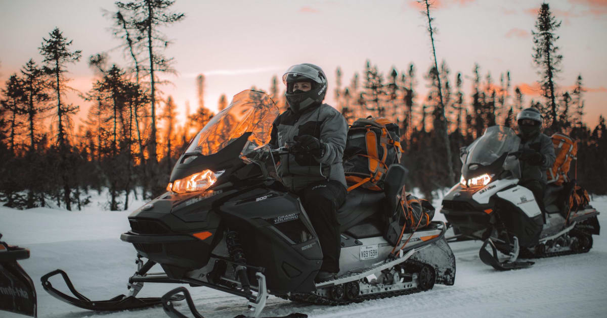 Snowmobile excursion near Mont Tremblant in the Laurentians | Manawa
