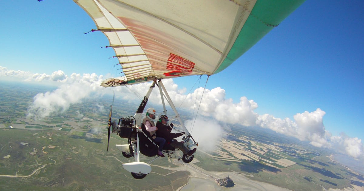 Microlight Flight over the Mont Saint-Michel Bay in Normandy | Manawa