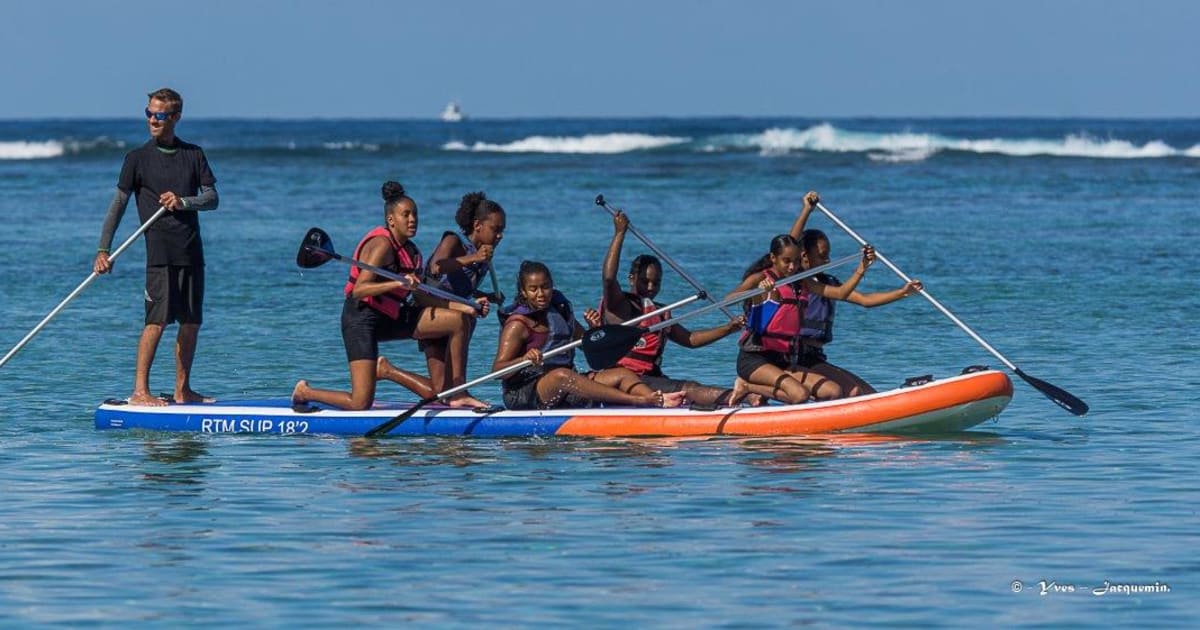Paddle rafting tour in the lagoon of Trou d'Eau, Réunion Island | Manawa