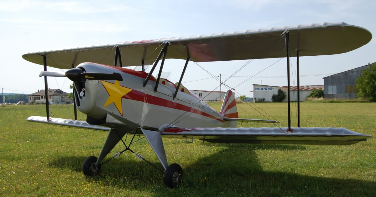 Microlight flying in Gisy-les-Nobles near Fontainebleau | Manawa