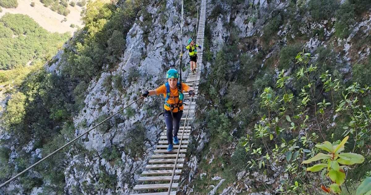 Vía ferrata Los Puentes en la Hermida, Picos de Europa | Manawa