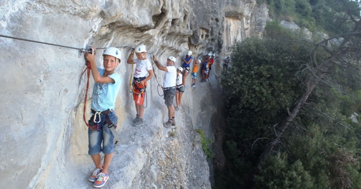 Excursion d'une journée en via ferrata aux Baumes Corcades, Centelles ...