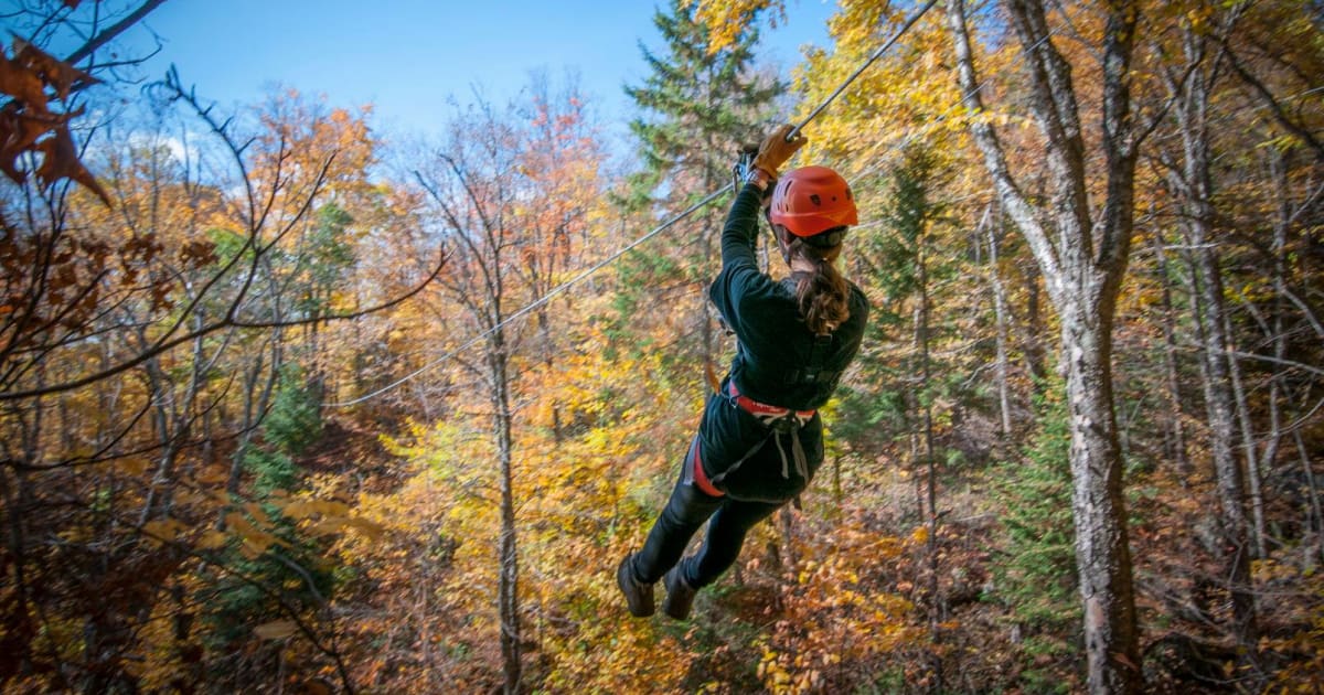 リランラン Adventure of 18 Zip Lines in the Laurentians, at Val-des-Lacs | Manawa