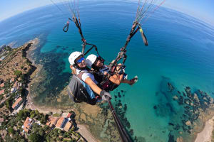 Vol en parapente en tandem au-dessus de Cefalù, Sicile