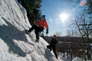 Entdeckung des Eiskletterns am Mont-Tremblant in den Laurentianern