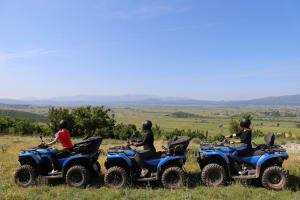 Excursión guiada en quad por los ríos de Dalmacia con salida de Split