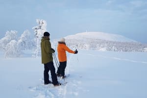 Halbtägige Schneeschuhwanderung zu einer Amethystmine in Pyhä