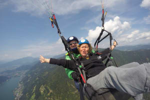Tandem paragliding flight over Lake Ossiach near Villach