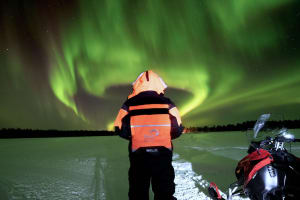 Chasse des aurores boréales en motoneige depuis Rovaniemi