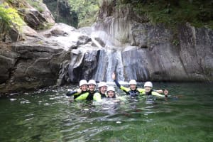 Excursion intermédiaire de canyoning dans le Val Grande, Tessin