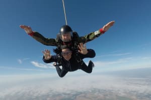 Tandem skydiving at Péronne, near Paris (4000 m)
