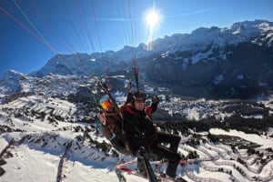 Winter paragliding flight from Männlichen to Wengen or Grindelwald