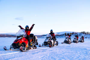 Schneemobilsafari in drei nordischen Ländern von Kilpisjärvi in Enontekiö