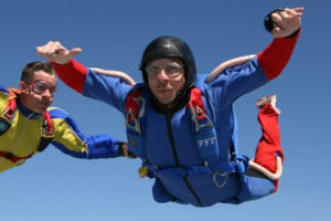 AFF skydiving course in Péronne, near Paris