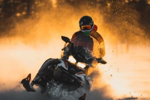 Motorschlittensafari für Erwachsene in Saariselkä