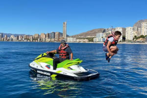 Excursión guiada en moto de agua desde la playa de la Villajoyosa a cala Benidorm, Alicante