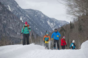 Location de raquettes dans le Parc de la Jacques-Cartier, Québec