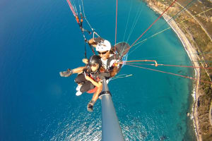 Vol en parapente en tandem au-dessus de Taormina depuis Letojanni, Sicile