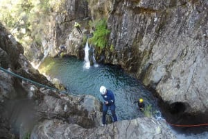 Privater Canyoning-Ausflug auf dem Rio de Frades, in der Nähe von Porto