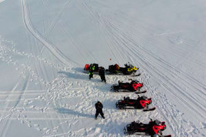 Excursion en motoneige sur la côte est du Svalbard au départ de Longyearbyen