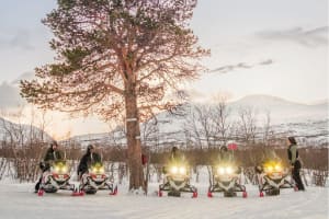 Elektro-Schneemobil-Ausflug im Abisko-Nationalpark