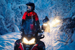 Excursion en motoneige pour les aurores boréales à Rovaniemi