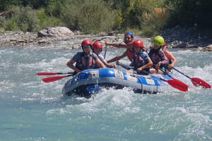 Rafting en el río Arachthos, en Tzoumerka, cerca de Ioánina