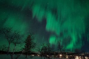 Excursion privée en raquettes dans la vallée de Målselv de nuit depuis Moen