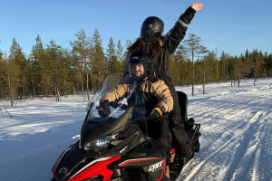 Randonnée en motoneige et pêche sur glace au départ de Rovaniemi