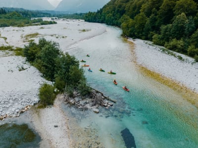 Kayak sur la rivière Soča, à Bovec